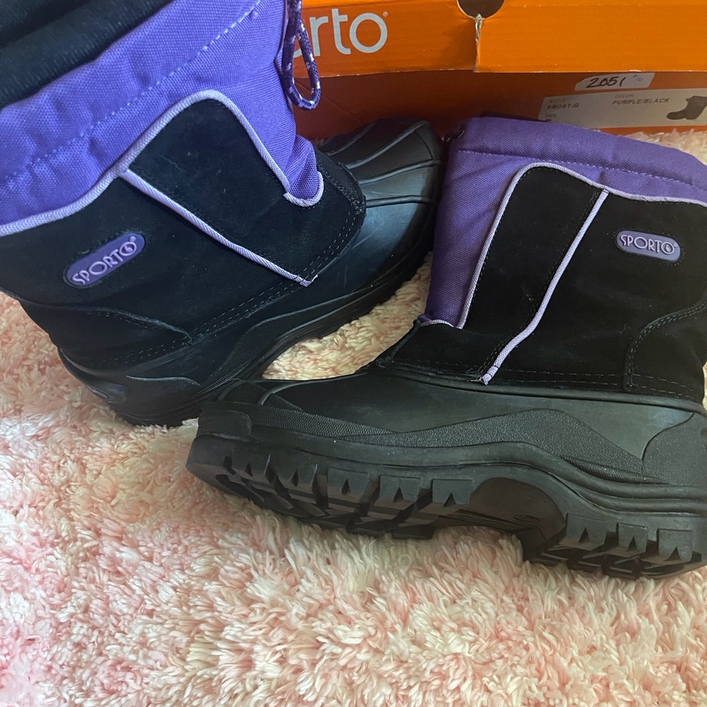 EUC Sports girls boots with liner